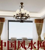 云浮卧室镜面吊顶影响夫妻财运？